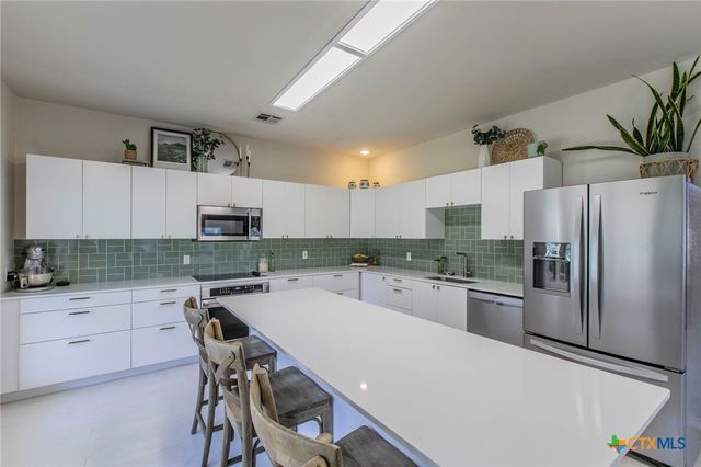 700 Arrowhead Drive, Salado, TX 76571