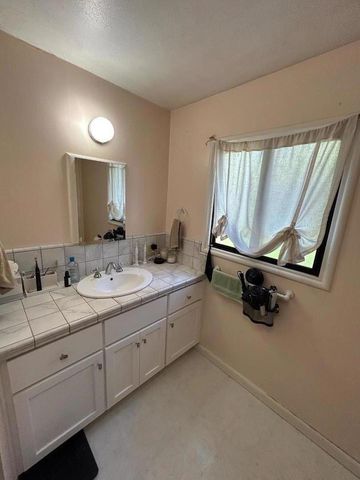 906 Bautista Drive, Salinas, CA 93901