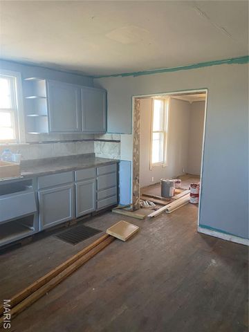 2823 Marshall Avenue, Granite City, IL 62040