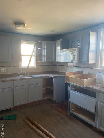 2823 Marshall Avenue, Granite City, IL 62040