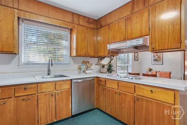 102 Winchester Drive, Savannah, GA 31410