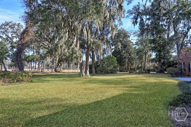 102 Winchester Drive, Savannah, GA 31410