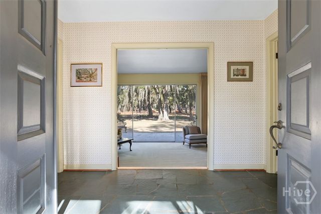 102 Winchester Drive, Savannah, GA 31410