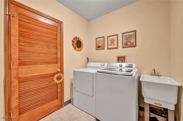 8431 Hendricks Road, Mentor, OH 44060