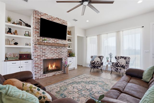 1023 County Road 337, Glen Rose, TX 76043