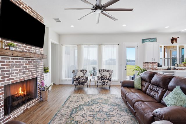 1023 County Road 337, Glen Rose, TX 76043