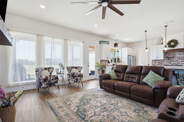 1023 County Road 337, Glen Rose, TX 76043