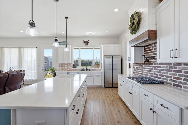 1023 County Road 337, Glen Rose, TX 76043