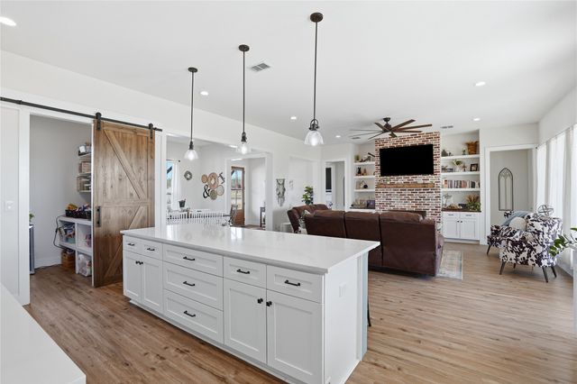 1023 County Road 337, Glen Rose, TX 76043