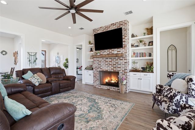 1023 County Road 337, Glen Rose, TX 76043