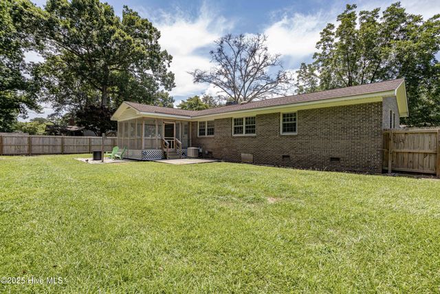 108 Dogwood Drive, Washington, NC 27889