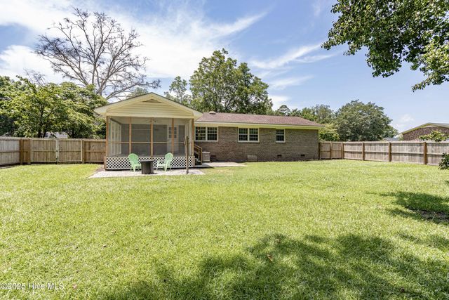 108 Dogwood Drive, Washington, NC 27889