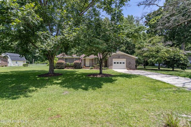 108 Dogwood Drive, Washington, NC 27889