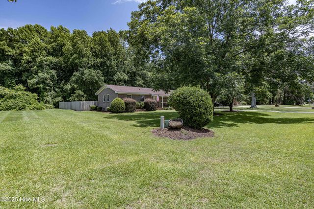 108 Dogwood Drive, Washington, NC 27889