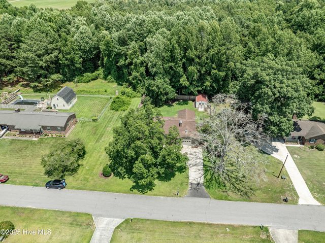108 Dogwood Drive, Washington, NC 27889