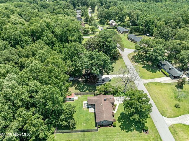 108 Dogwood Drive, Washington, NC 27889