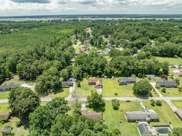 108 Dogwood Drive, Washington, NC 27889