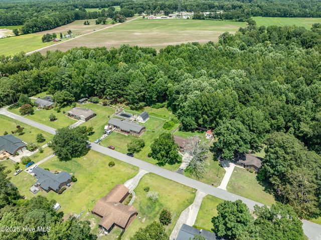 108 Dogwood Drive, Washington, NC 27889