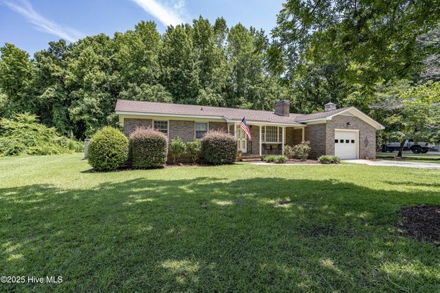 108 Dogwood Drive, Washington, NC 27889
