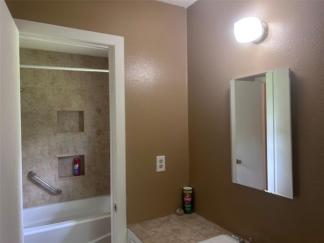 279 4th Street N, Van Vleck, TX 77482