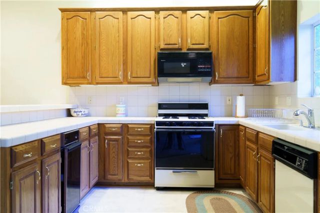 27381 Cottonwood Lane, Lake Arrowhead, CA 92317