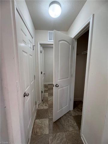 1262 Stonefield Crossing Court, Winston-salem, NC 27107