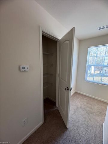 1262 Stonefield Crossing Court, Winston-salem, NC 27107