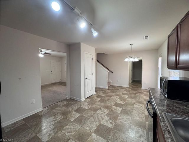 1262 Stonefield Crossing Court, Winston-salem, NC 27107