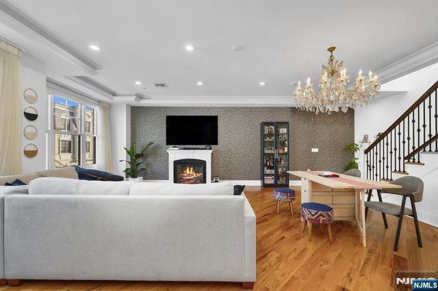 44 Marquis Court 44, Edgewater, NJ 07020