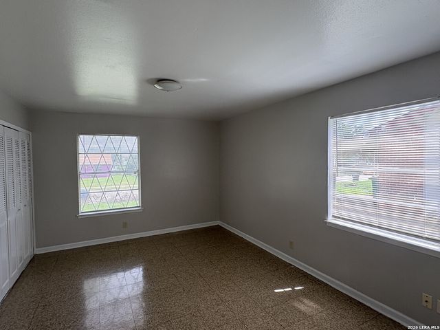 6286 Apple Valley Drive, San Antonio, TX 78242