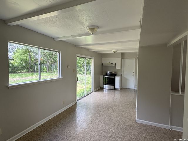 6286 Apple Valley Drive, San Antonio, TX 78242
