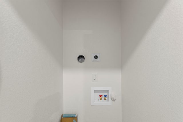 2945 Healey Drive, Dallas, TX 75228