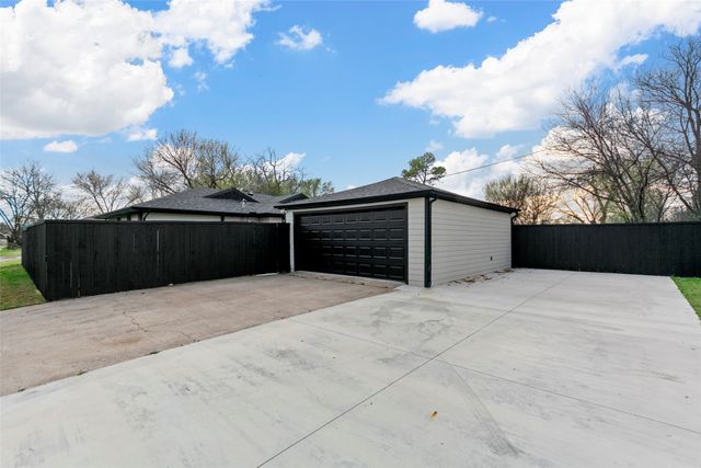 2945 Healey Drive, Dallas, TX 75228