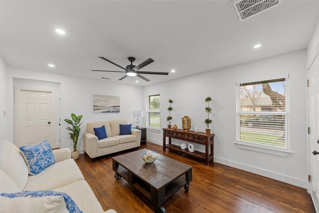 2945 Healey Drive, Dallas, TX 75228