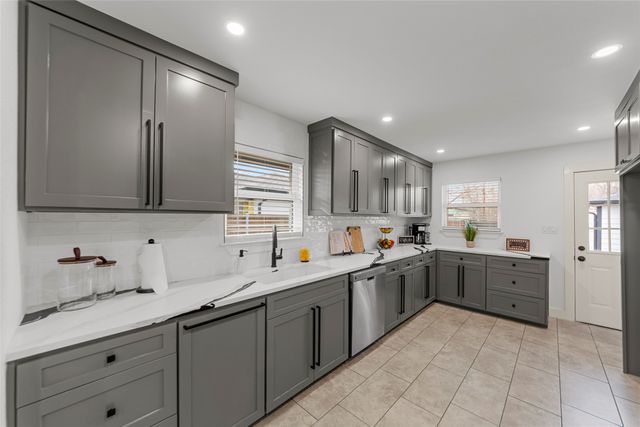 2945 Healey Drive, Dallas, TX 75228