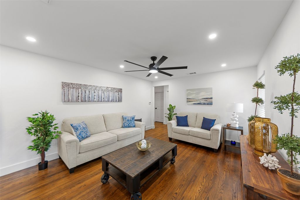 2945 Healey Drive, Dallas, TX 75228