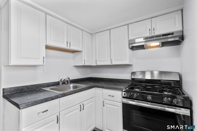 59 Pine Street, Hamden, CT 06514