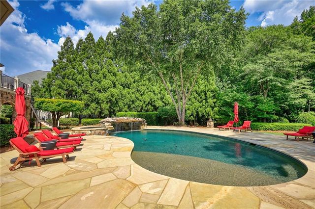 1007 Legacy Hills Drive, Mcdonough, GA 30253