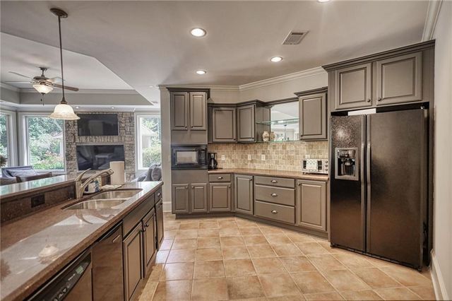 1007 Legacy Hills Drive, Mcdonough, GA 30253