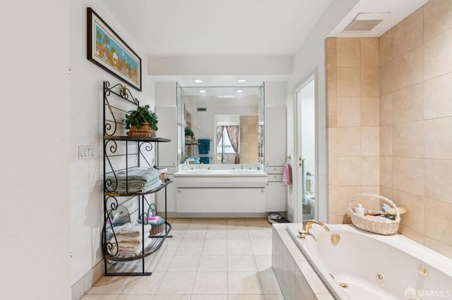 1150 Sacramento Street 102, San Francisco, CA 94108