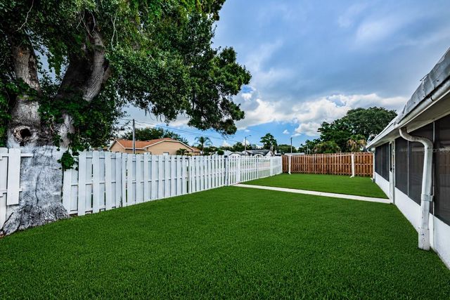8419 125TH PLACE, Largo, FL 33773