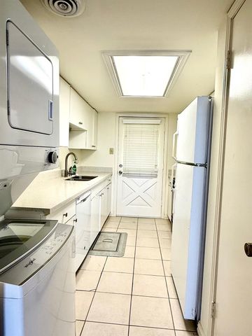 12633 Memorial Drive 224, Houston, TX 77024