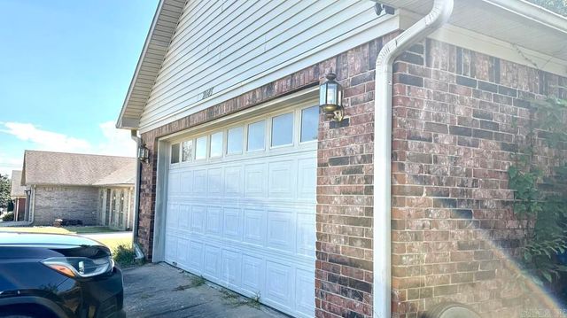 2445 Peabody Drive, Conway, AR 72032