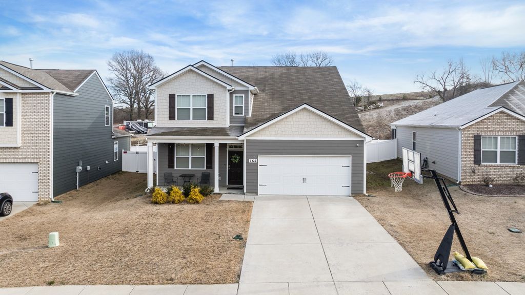 762 Pintail Pt, Lebanon, TN 37090
