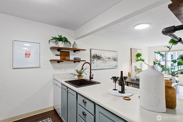 1740 NE 86th Street #215, Seattle, WA 98115