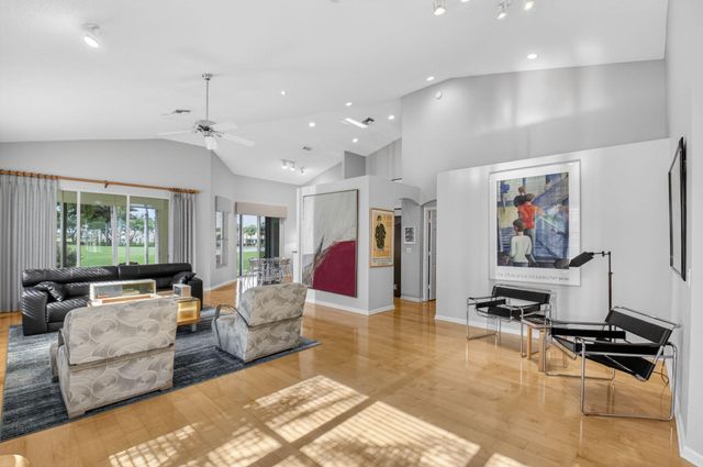 6894 Swan Sea Lane, Boynton Beach, FL 33472