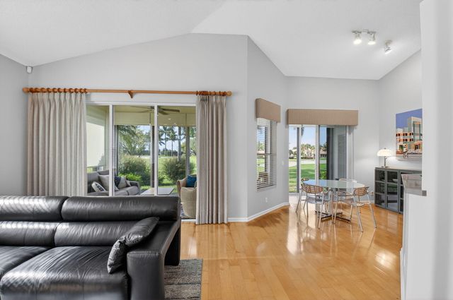 6894 Swan Sea Lane, Boynton Beach, FL 33472