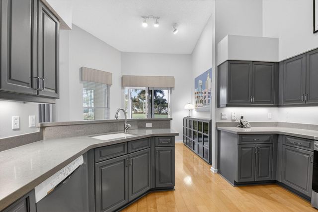 6894 Swan Sea Lane, Boynton Beach, FL 33472