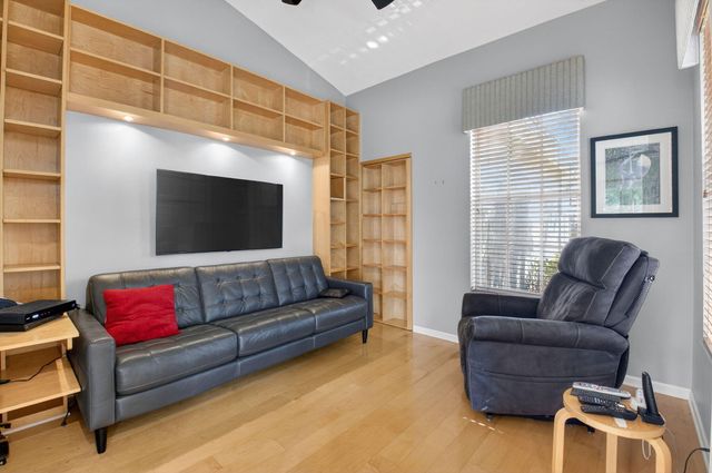 6894 Swan Sea Lane, Boynton Beach, FL 33472