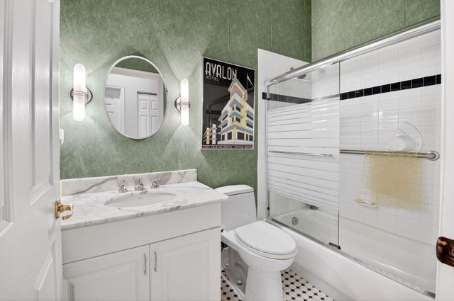 6894 Swan Sea Lane, Boynton Beach, FL 33472